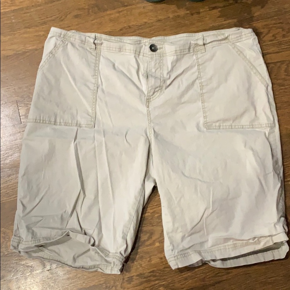 Plus size khaki shorts good condition
